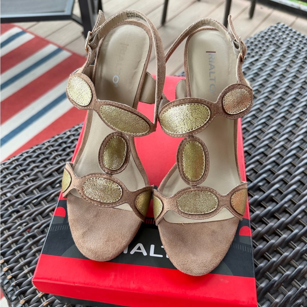 RIALTO 👠 Women’s Light Taupe Evening Stiletto Heel Suede Sandals - Size 8.5M